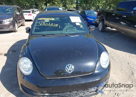 2014 Volkswagen Beetle 2.5L Entry из США, поврежденный, VIN 3VWFP7AT9EM620578